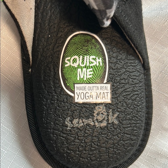 Sanuk Black and Gray Sandals Slip-On Comfort - Picture 6 of 6